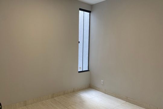Quarto de casa à venda com 3 quartos, 185m² em Solange Park II, Goiânia