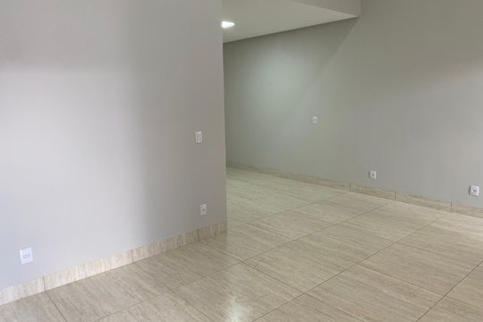 Sala de casa à venda com 3 quartos, 185m² em Solange Park II, Goiânia