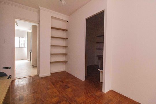 Corredor de casa para alugar com 4 quartos, 300m² em Vila Mariana, São Paulo
