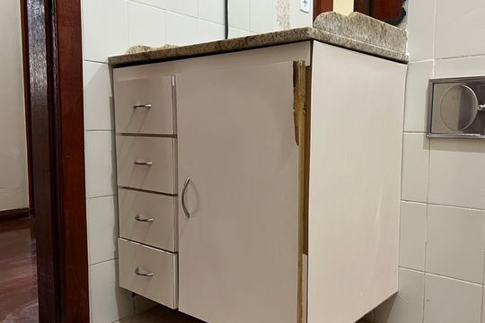 Banheiro Corredor de casa para alugar com 5 quartos, 200m² em Cruzeiro do Sul, Juiz de Fora