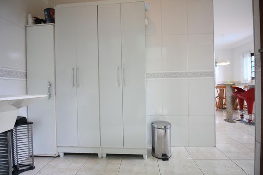 Area de Serviço Térreo de casa para alugar com 5 quartos, 250m² em Jardim Helga, São Paulo