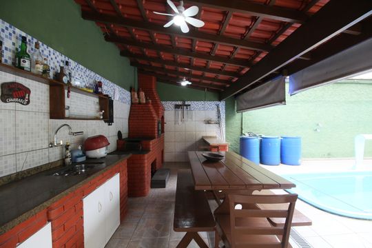 Área Gourmet - Churrasqueira de casa para alugar com 5 quartos, 250m² em Jardim Helga, São Paulo