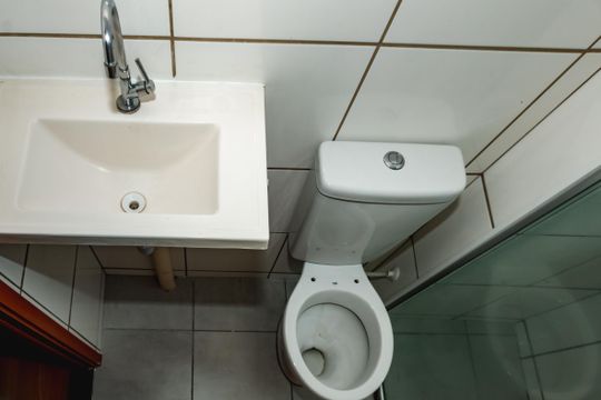 Banheiro Social de apartamento para alugar com 2 quartos, 46m² em Cerejeira (justinópolis), Ribeirão das Neves