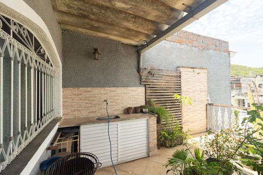 Varanda de casa à venda com 4 quartos, 220m² em Campo Grande, Rio de Janeiro