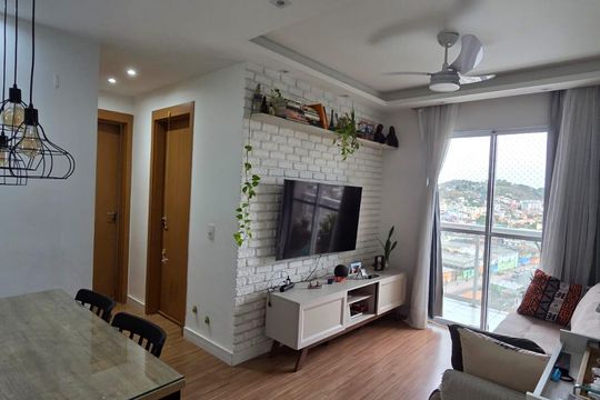 Sala de apartamento para alugar com 2 quartos, 55m² em Estrela do Norte, São Gonçalo