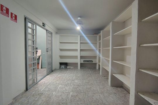 Depósito de casa à venda com 2 quartos, 102m² em Jabaquara, São Paulo