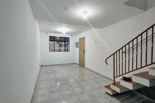 Sala de casa à venda com 2 quartos, 102m² em Jabaquara, São Paulo