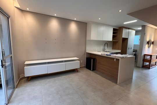 Casa de Condomínio para alugar com 2 quartos, 75m² em Caiapia, Cotia
