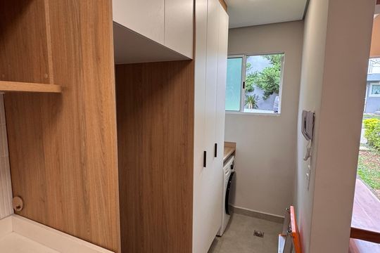 Cozinha e Área de Serviço de casa de condomínio para alugar com 2 quartos, 75m² em Caiapia, Cotia