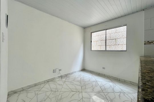 Sala de apartamento para alugar com 2 quartos, 51m² em Jardim Itacolomi, São Paulo