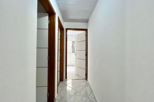 Corredor de apartamento para alugar com 2 quartos, 51m² em Jardim Itacolomi, São Paulo