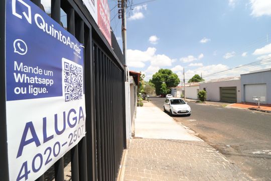Plaquinha de apartamento para alugar com 3 quartos, 90m² em Tibery, Uberlândia