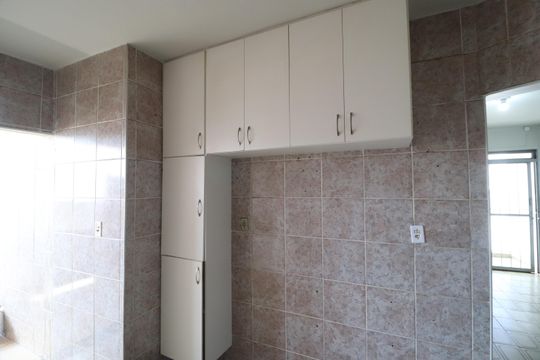 Cozinha de apartamento para alugar com 3 quartos, 90m² em Tibery, Uberlândia