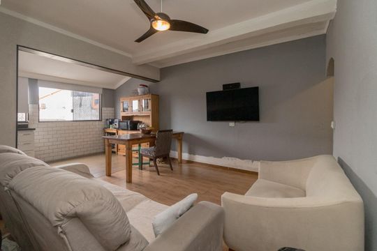 Casa à venda com 5 quartos, 250m² em Jardim Dona Sinha, São Paulo
