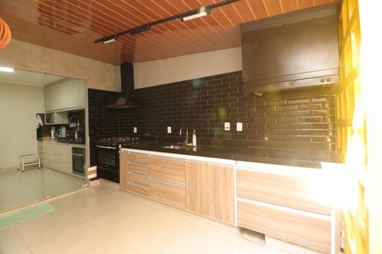 Casa à venda com 2 quartos, 100m² em Vila Maria Eugênia, Campinas