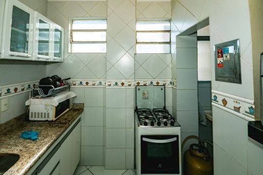 Cozinha de apartamento à venda com 2 quartos, 75m² em Califórnia, Belo Horizonte