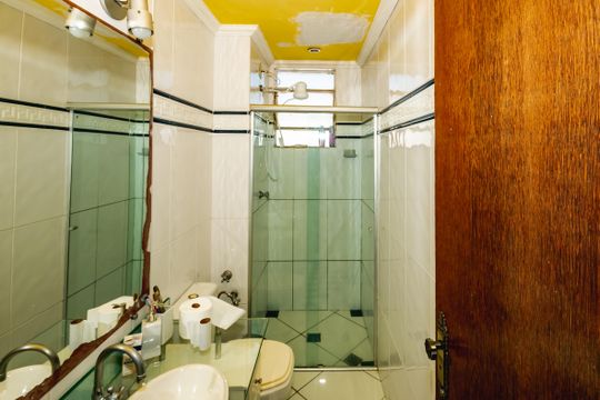 Banheiro Social de apartamento à venda com 2 quartos, 75m² em Califórnia, Belo Horizonte