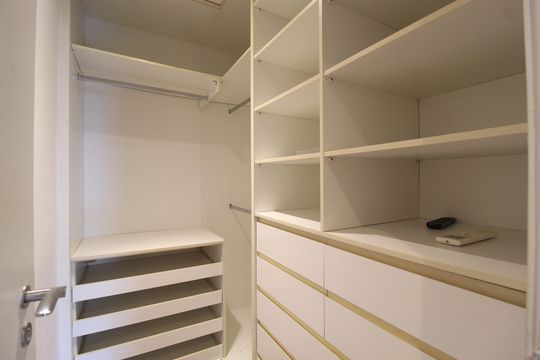 Closet de apartamento para alugar com 1 quarto, 75m² em Itaim Bibi, São Paulo