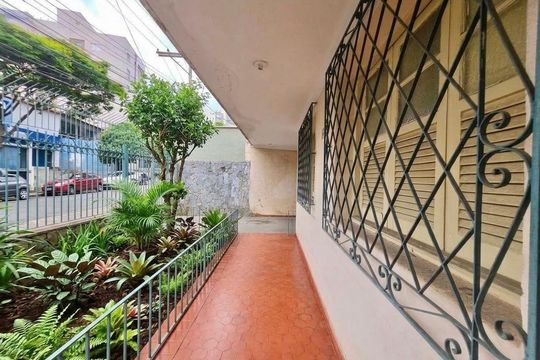 Varanda de casa para alugar com 6 quartos, 181m² em Serra, Belo Horizonte