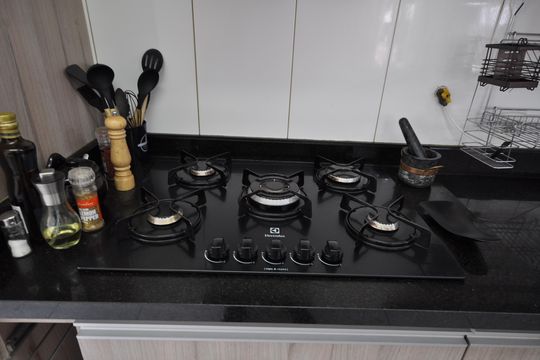 Cozinha de apartamento à venda com 2 quartos, 78m² em Vila Leonor, São Paulo