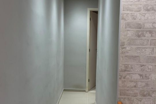 Corredor de apartamento à venda com 2 quartos, 43m² em Jardim Nova Europa, Campinas