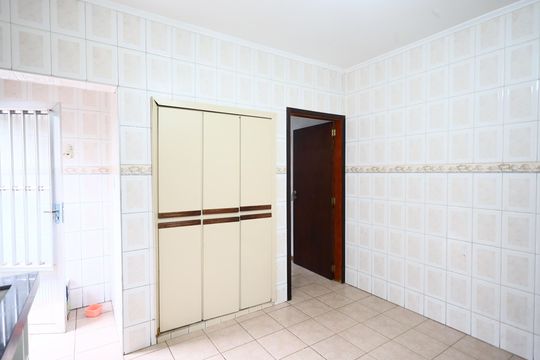 Cozinha de casa para alugar com 3 quartos, 125m² em Cipava, Osasco