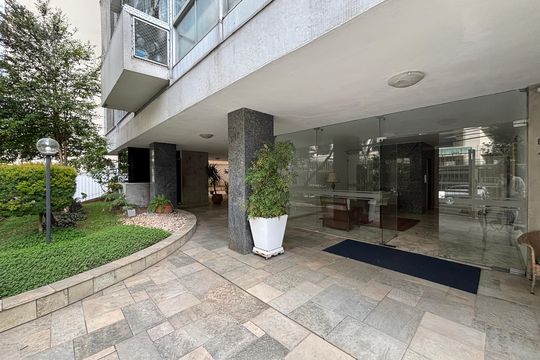 Fachada  de apartamento para alugar com 3 quartos, 166m² em Jardim Paulista, São Paulo