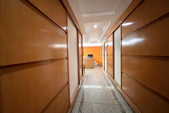 Portaria  de apartamento para alugar com 2 quartos, 66m² em Copacabana, Rio de Janeiro