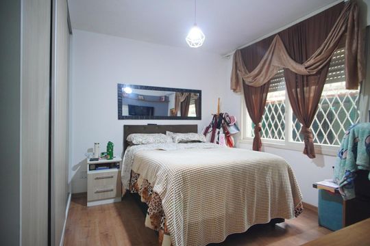 Quarto de apartamento à venda com 1 quarto, 58m² em Jardim Dona Leopoldina, Porto Alegre