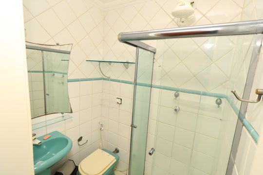 Banheiro 2 de casa para alugar com 2 quartos, 150m² em Stella Maris, Salvador