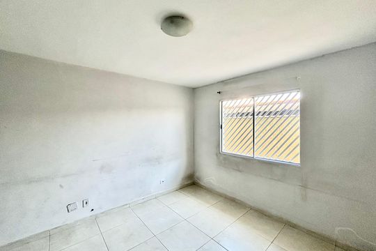 Sala de casa para alugar com 2 quartos, 60m² em Vila Talarico, São Paulo
