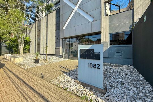 Fachada de apartamento para alugar com 1 quarto, 70m² em Campo Belo, São Paulo