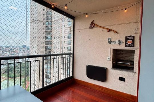 Varanda de apartamento à venda com 2 quartos, 76m² em Jardim Tupanci, Barueri