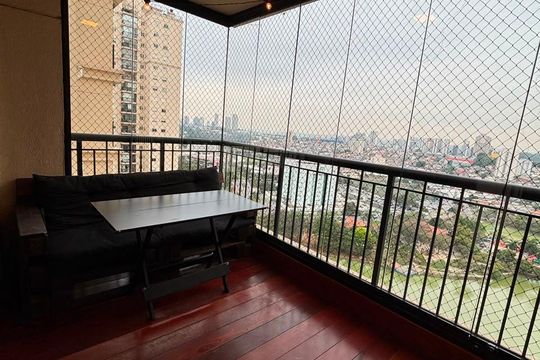 Varanda de apartamento à venda com 2 quartos, 76m² em Jardim Tupanci, Barueri