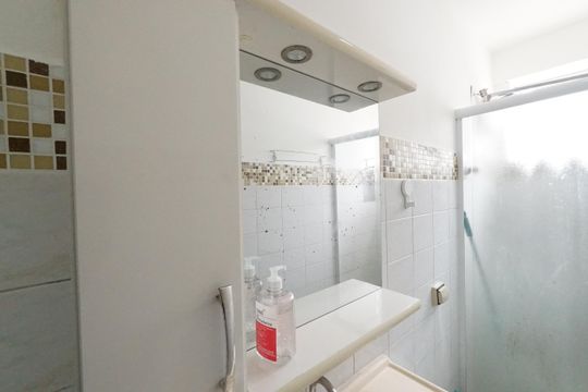 Banheiro de kitnet/studio à venda com 1 quarto, 36m² em Aclimação, São Paulo