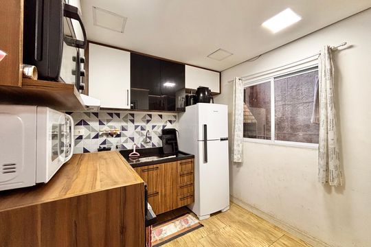 Cozinha casa 1 de casa à venda com 5 quartos, 150m² em Conceicao, Osasco