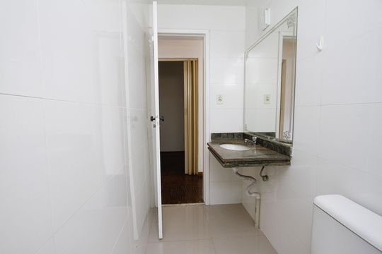 Banheiro Social de apartamento para alugar com 3 quartos, 75m² em Estoril, Belo Horizonte