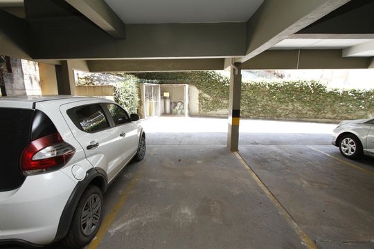 Garagem de apartamento para alugar com 3 quartos, 75m² em Estoril, Belo Horizonte