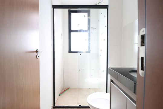 Banheiro Social de apartamento para alugar com 2 quartos, 52m² em Shopping Park, Uberlândia