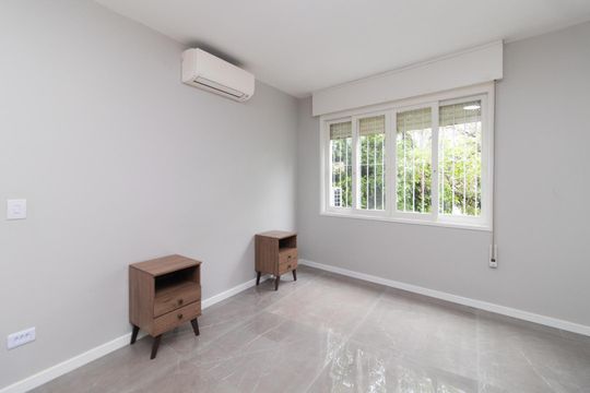 Quarto 2 de apartamento para alugar com 3 quartos, 105m² em Santo Antônio, Porto Alegre