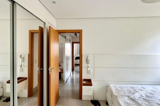 Apartamento à venda com 3 quartos, 200m² em Santa Tereza, Belo Horizonte
