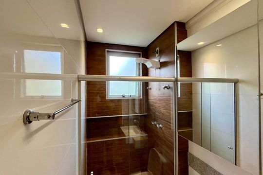 Apartamento à venda com 3 quartos, 200m² em Santa Tereza, Belo Horizonte