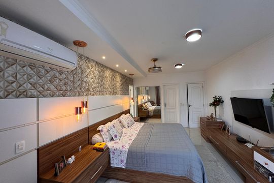 Suíte 1 de casa de condomínio para alugar com 5 quartos, 570m² em Barra da Tijuca, Rio de Janeiro