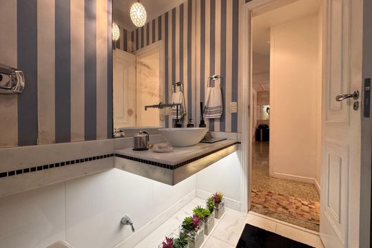 Lavabo de casa de condomínio para alugar com 5 quartos, 570m² em Barra da Tijuca, Rio de Janeiro