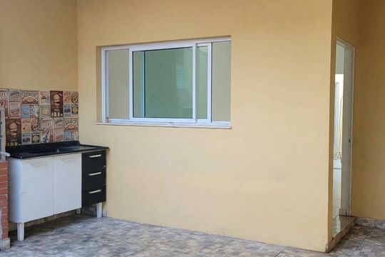 Área externa de casa à venda com 2 quartos, 150m² em Parque Residencial Sabiás, Indaiatuba