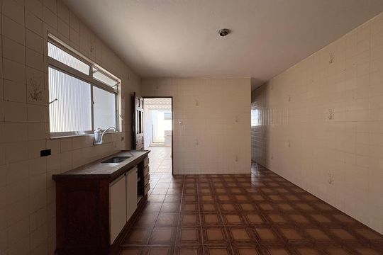 Cozinha de casa à venda com 2 quartos, 86m² em Jardim Alvorada, Santo André