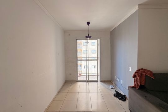 Sala de apartamento à venda com 2 quartos, 55m² em Jardim Santa Cristina, Santo André