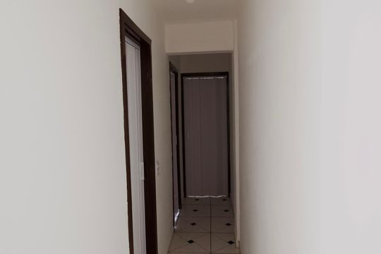 Corredor de apartamento para alugar com 2 quartos, 47m² em Barreirinha, Curitiba