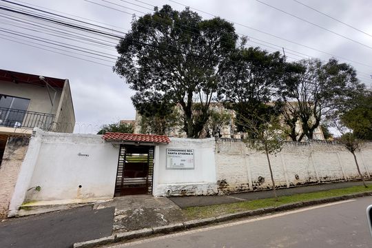 Fachada de apartamento para alugar com 2 quartos, 47m² em Barreirinha, Curitiba