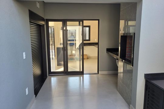 Área externa de casa à venda com 3 quartos, 90m² em Jardim dos Colibris, Indaiatuba